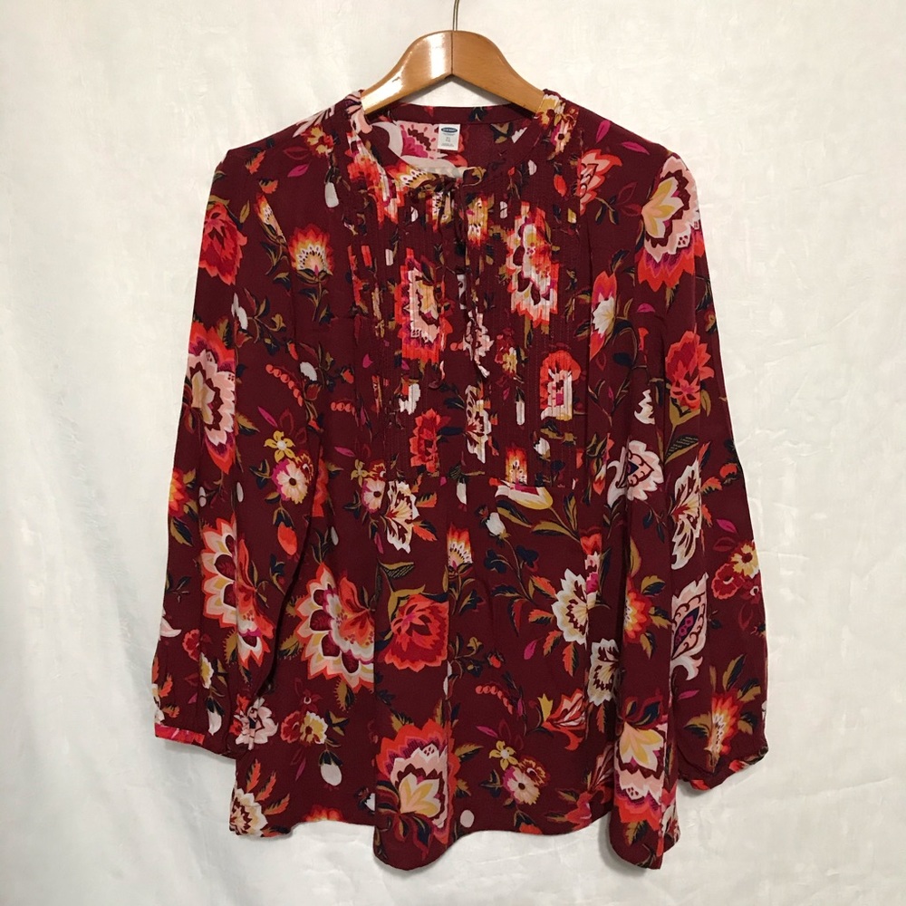 Old Navy Lightweight Floral Print Tie Neck